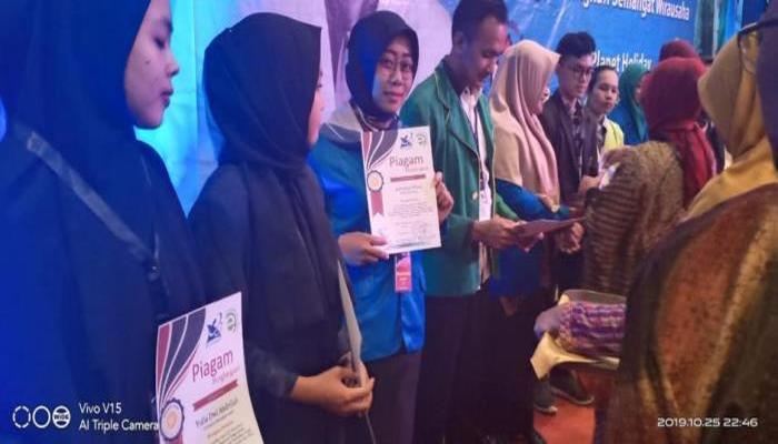 Zahrotun Nissa Raih Harapan III Anugrah Entrepreunership Award III 2019